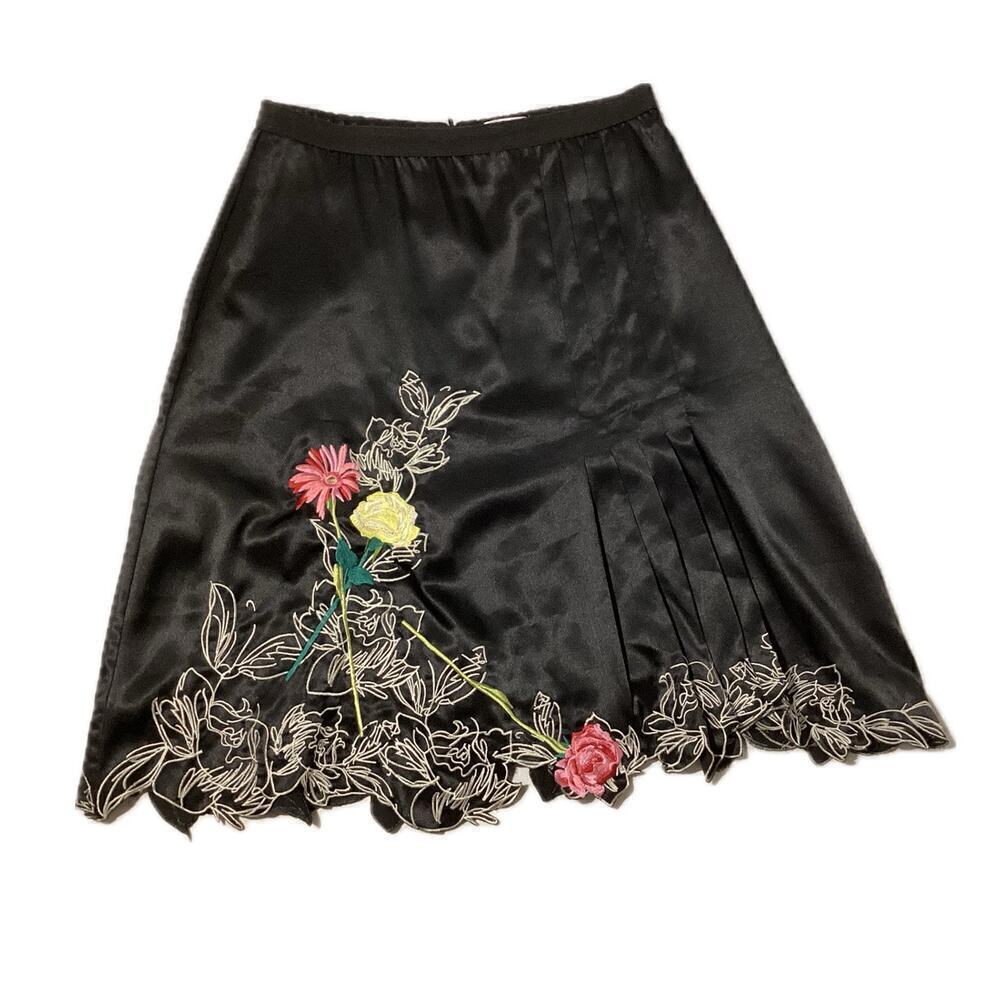 Vintage black silk  with embroidered rose‎ size 6